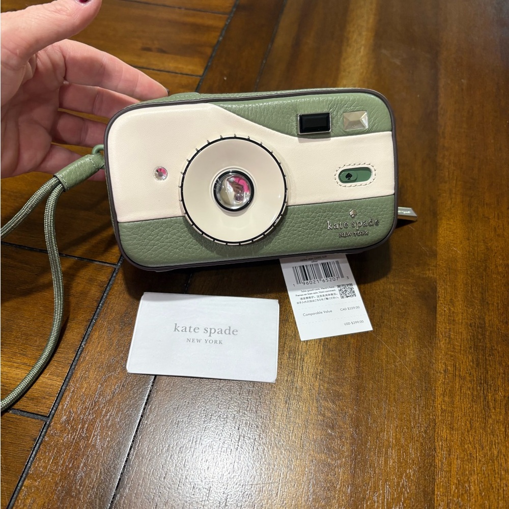 Kate Spade 3D Green and Cream Camera wristlet